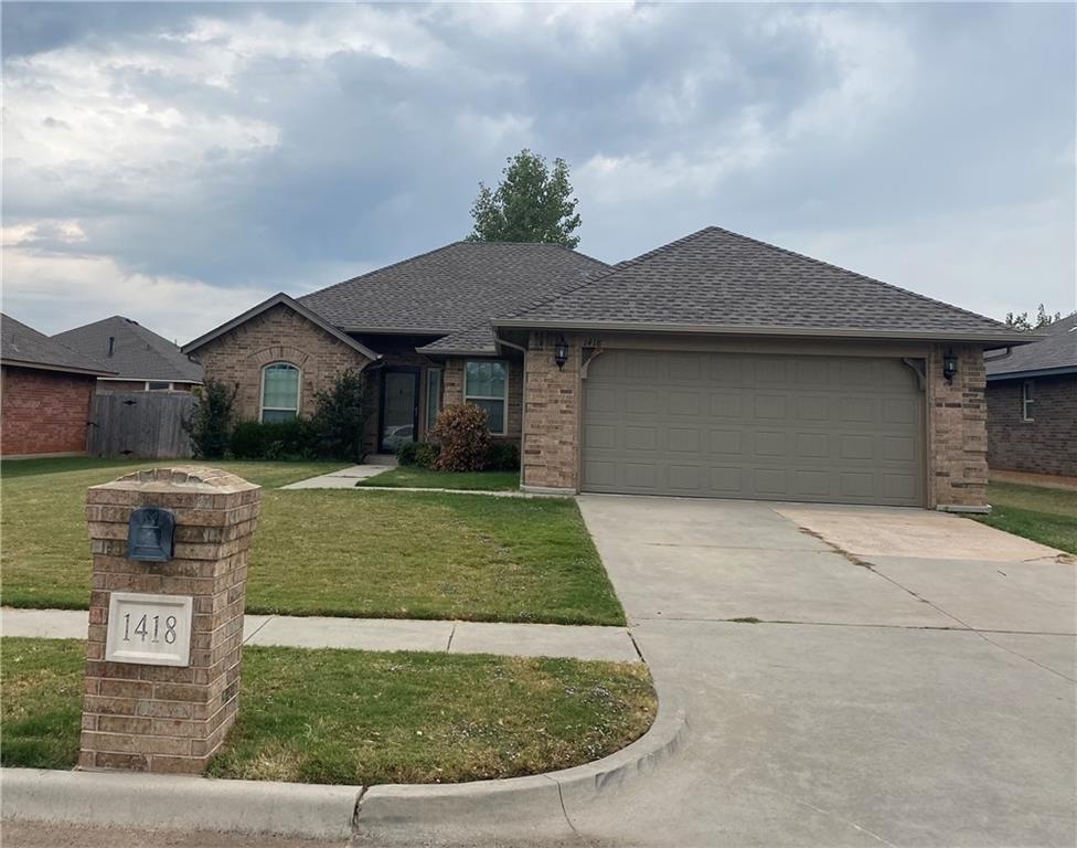 Property Photo: 1418 Spoonwood Road OK 73071