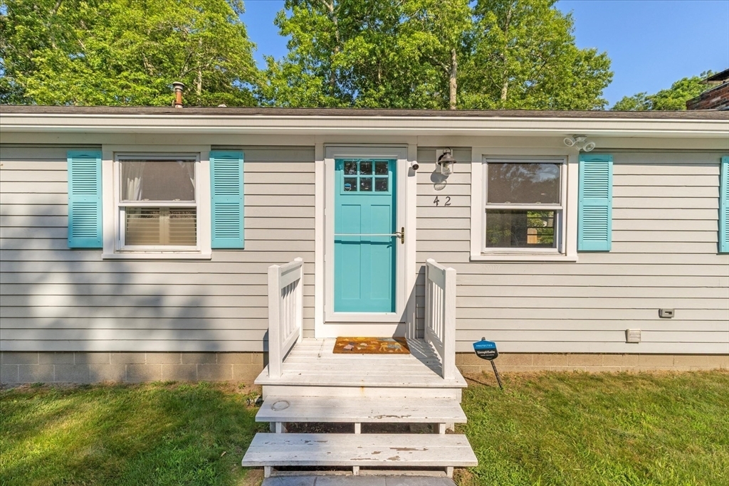 42 Edgewater Dr W  Falmouth MA 02536 photo