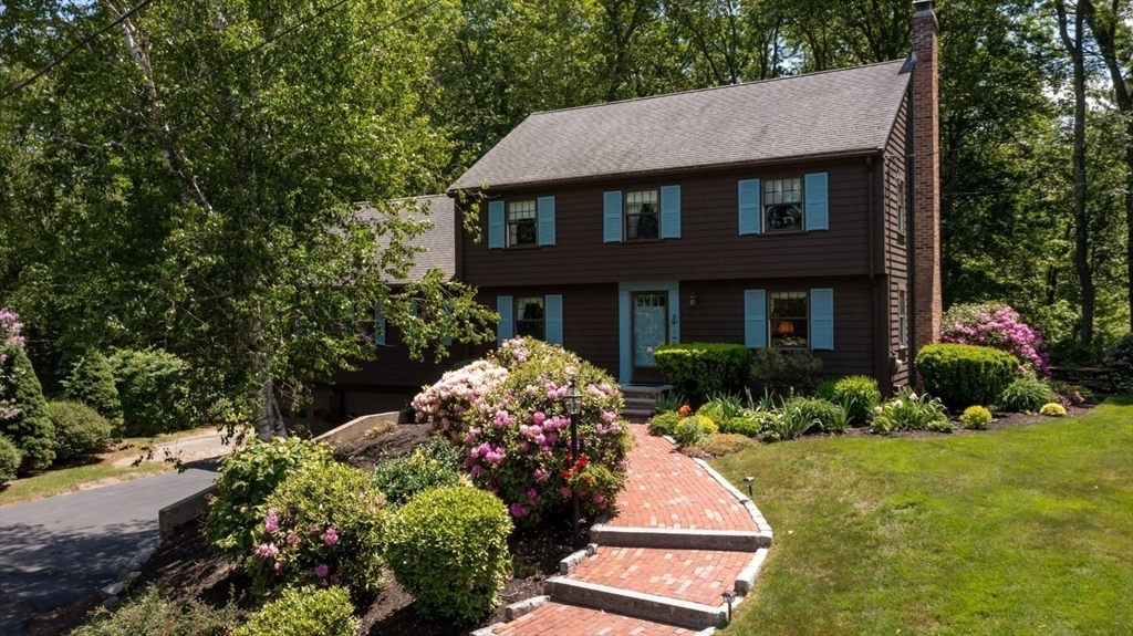 Property Photo: 5 Cape Cod Ln MA 02043