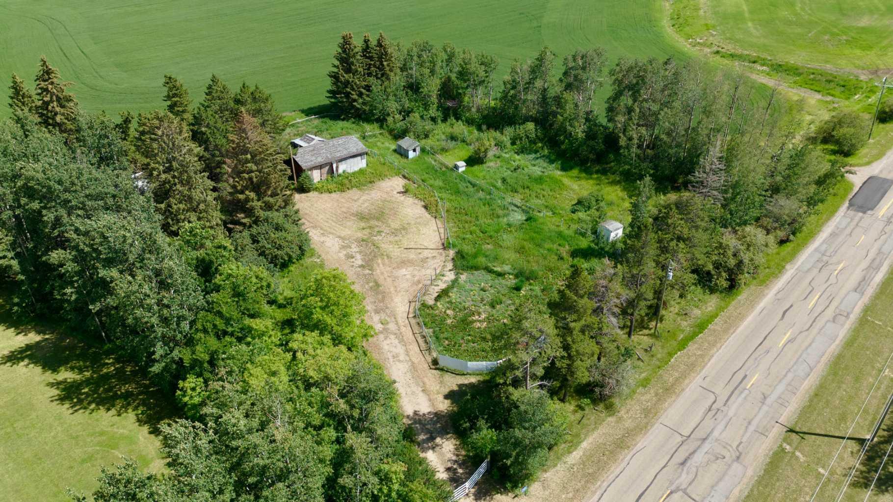 Photo de la propriété: 38541 Range Road 283 AB T4E 0M1