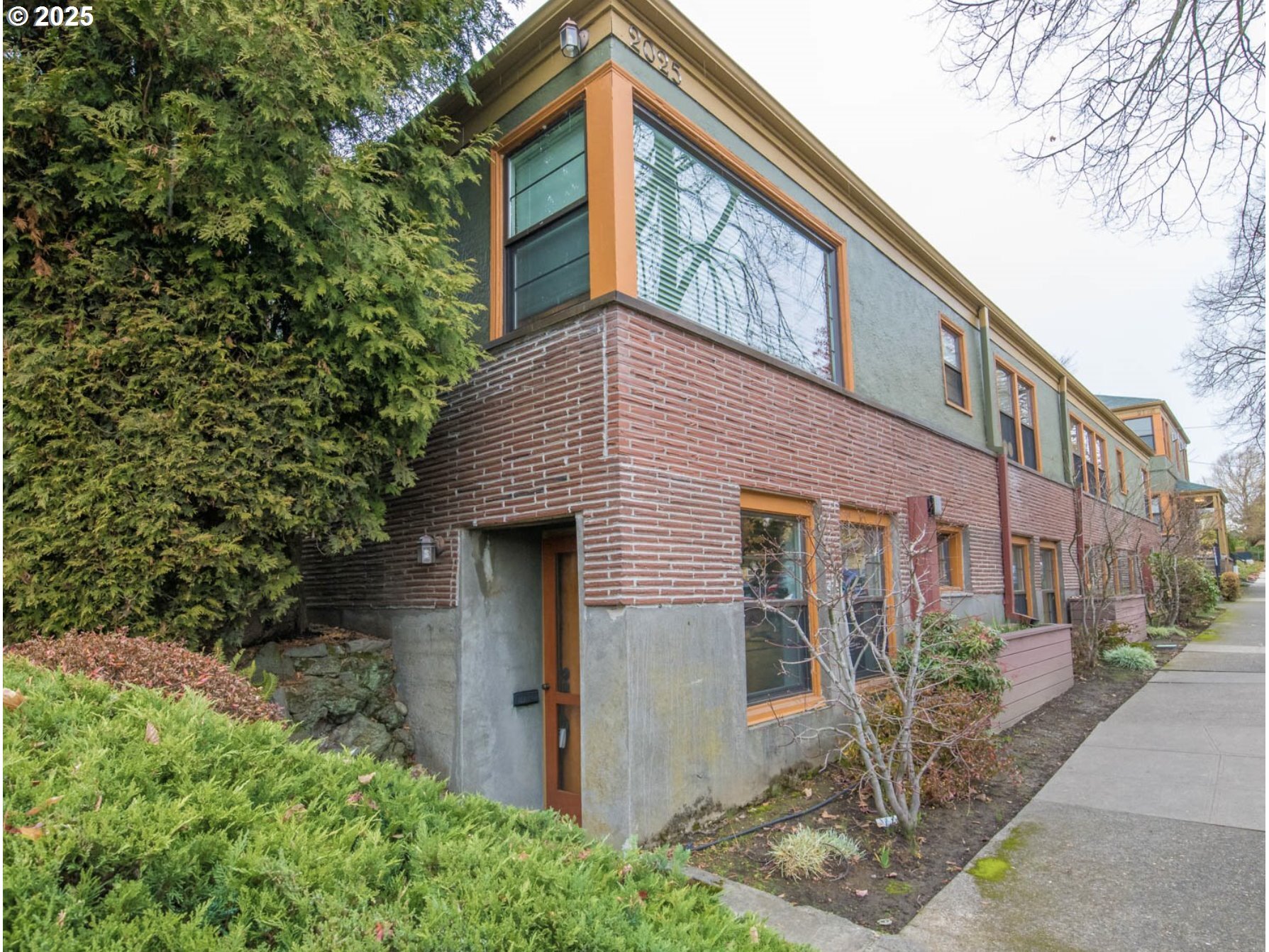 Property Photo: 2025 SE Caruthers St 24 OR 97214