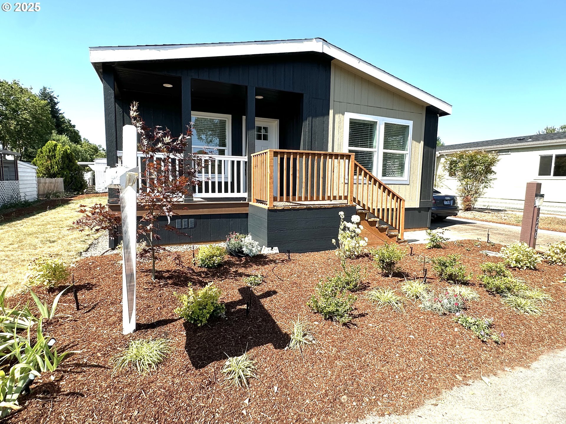 Property Photo: 1400 Candlelight Dr 246 OR 97402