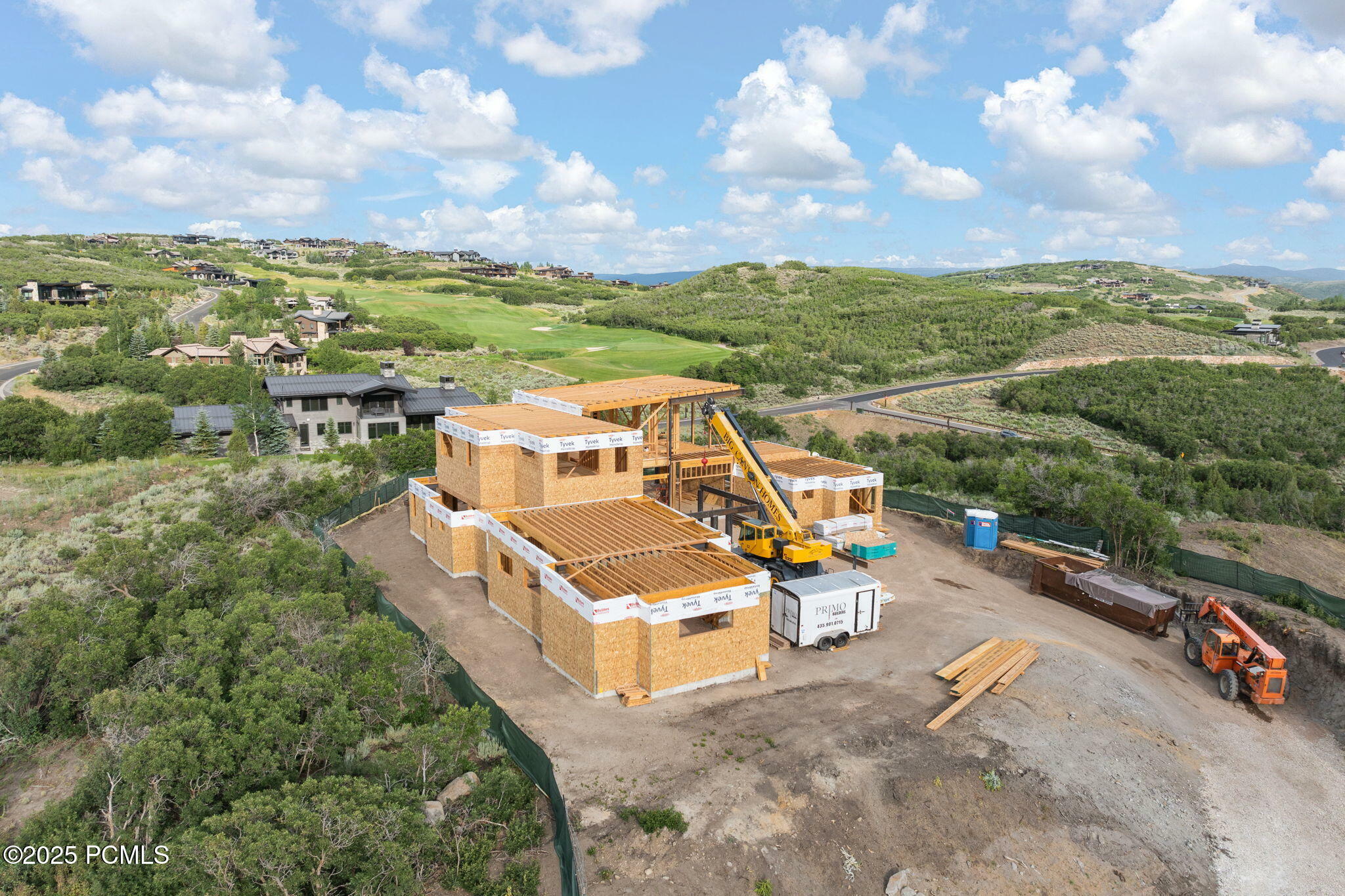 Property Photo: 2022 E Painted Bluff Circle UT 84036