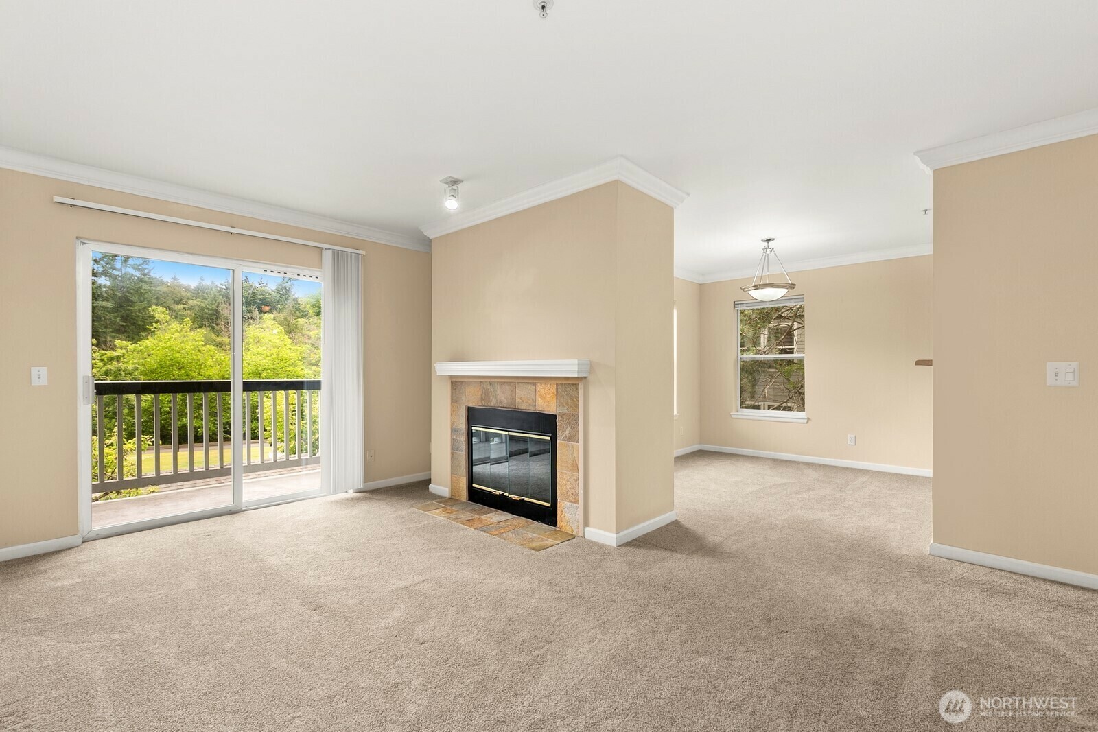 Property Photo: 33020 10th Avenue SW 301 WA 98023