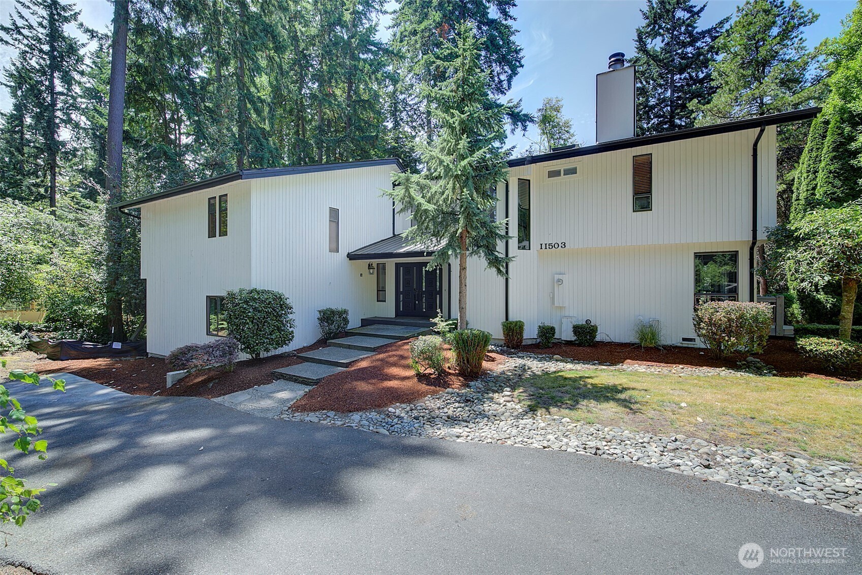 Property Photo: 11503 Juanita Drive NE WA 98034