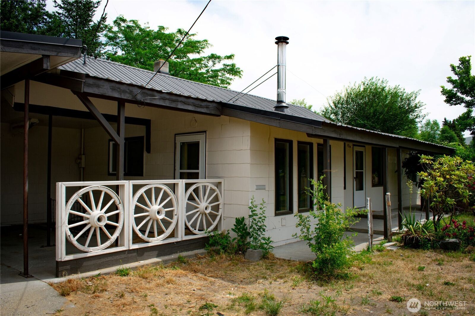 Property Photo:  230  Jonathan Street W  WA 98855 