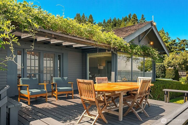 Property Photo:  14504  Glen Acres Road  WA 98070 