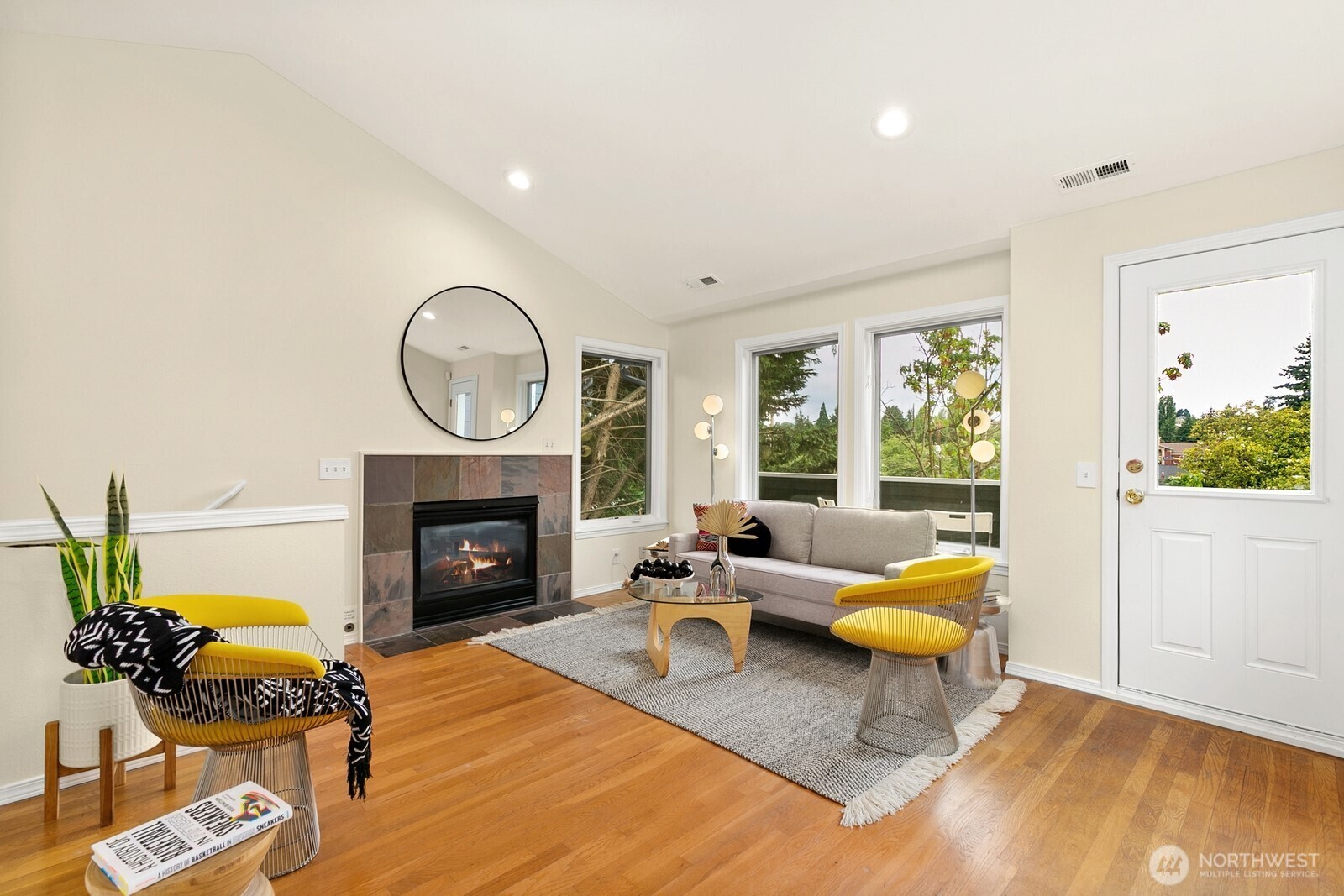 Property Photo: 5708 Roosevelt Way NE WA 98105