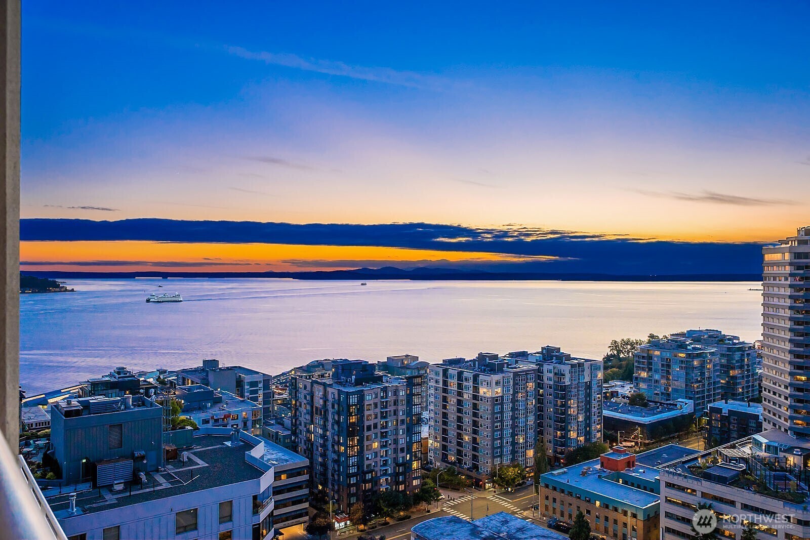 Property Photo: 2600 2nd Avenue 2501 WA 98121