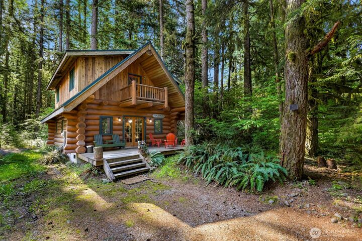 Property Photo:  7010  Rainier Way  WA 98244