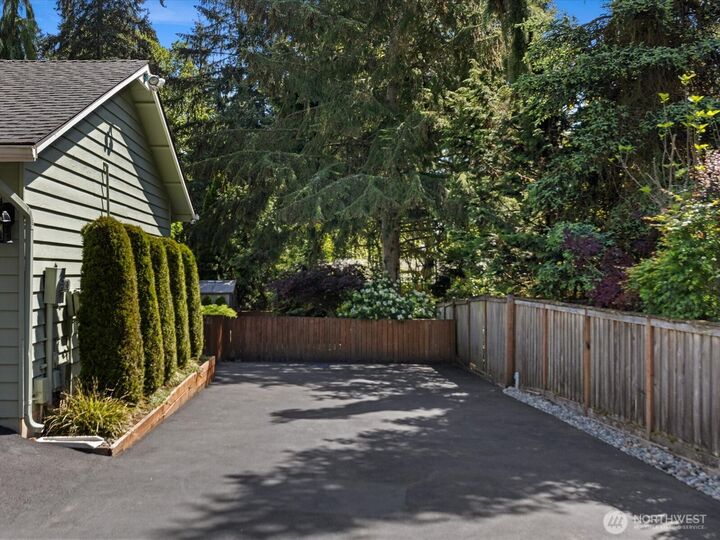 Property Photo:  22427  Meridian Avenue S  WA 98021 