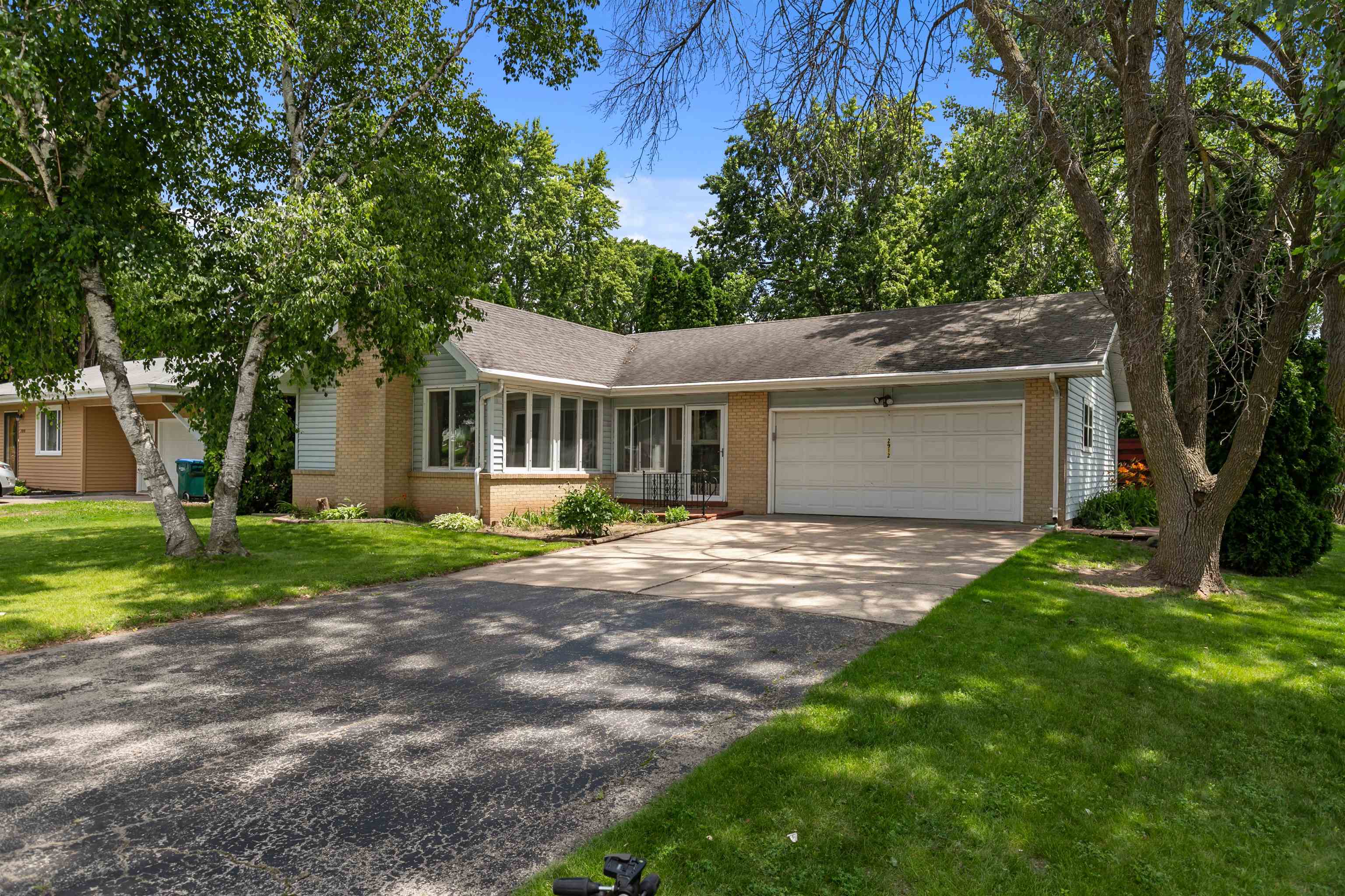 Property Photo: 2912 N Oneida Street WI 54911