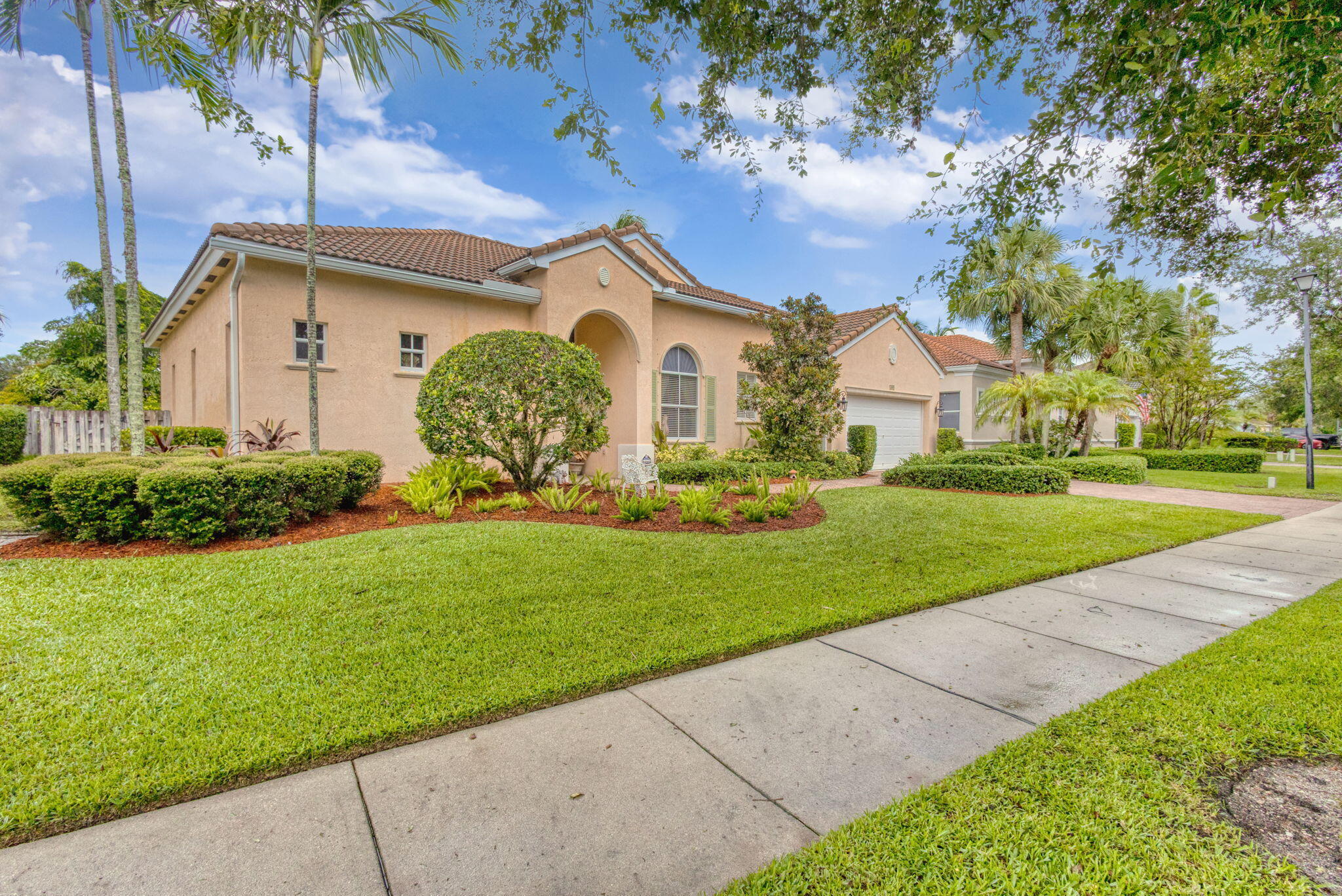Property Photo: 109 Magnolia Way FL 33469