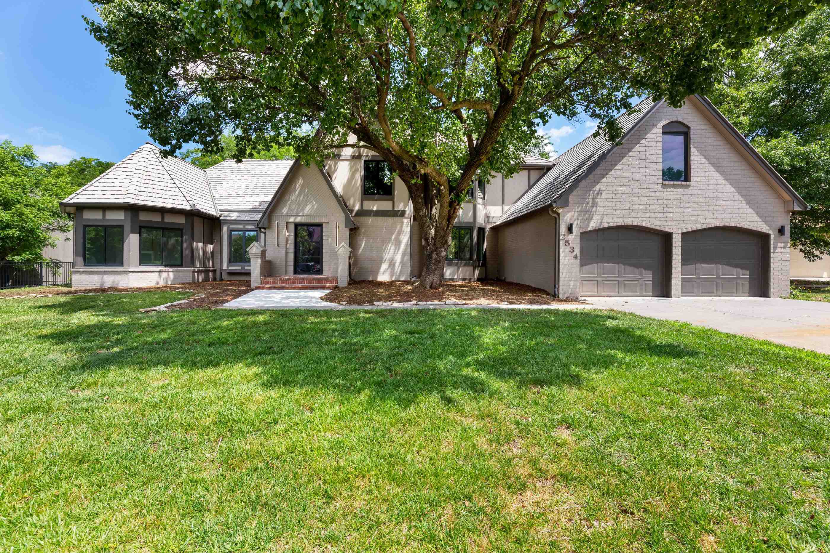 2534 N Greenleaf Ct  Wichita KS 67226 photo