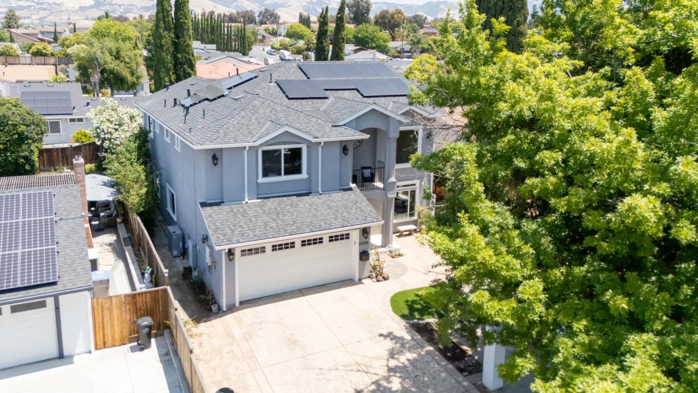 Property Photo: 2054 Cranworth Circle CA 95121