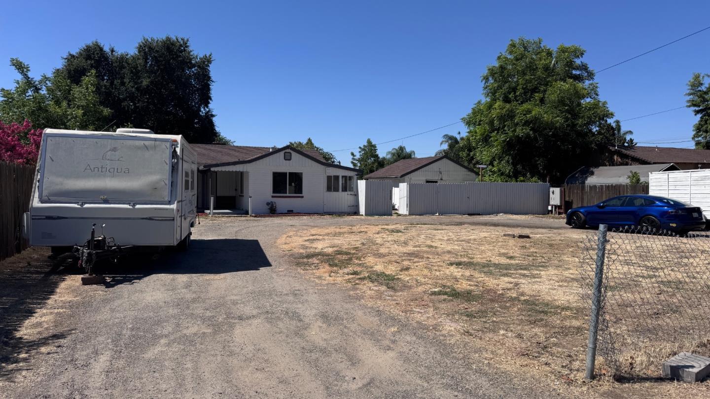 Property Photo: 1720 River Road CA 95351