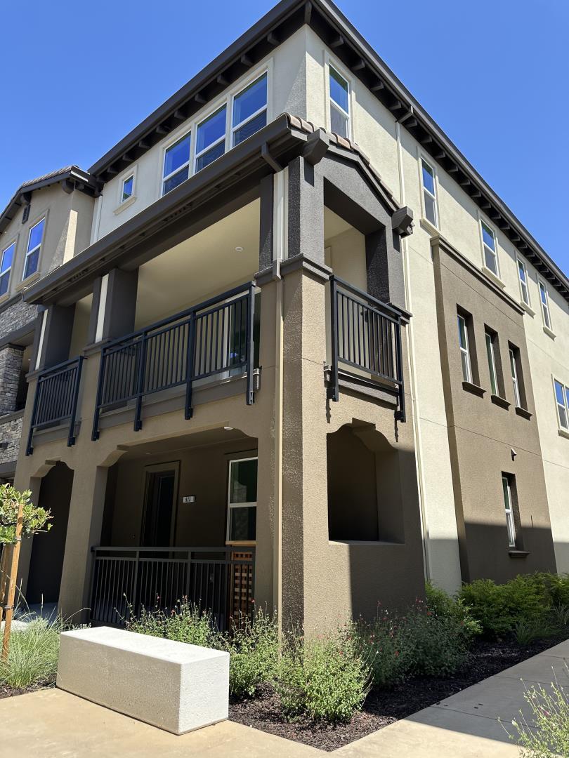 Property Photo: 923 Layola Lane CA 95037