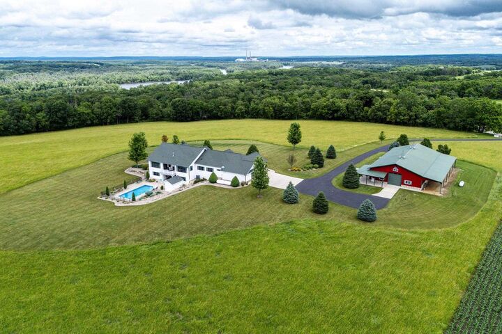 N4795 County Road V  Poynette WI 53955 photo