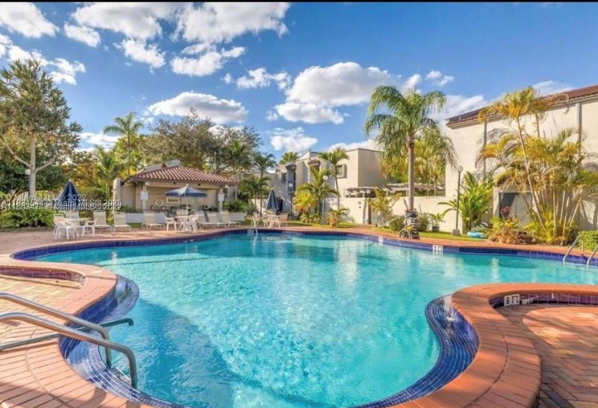 Property Photo: 4718 SW 67th Ave B7 FL 33155