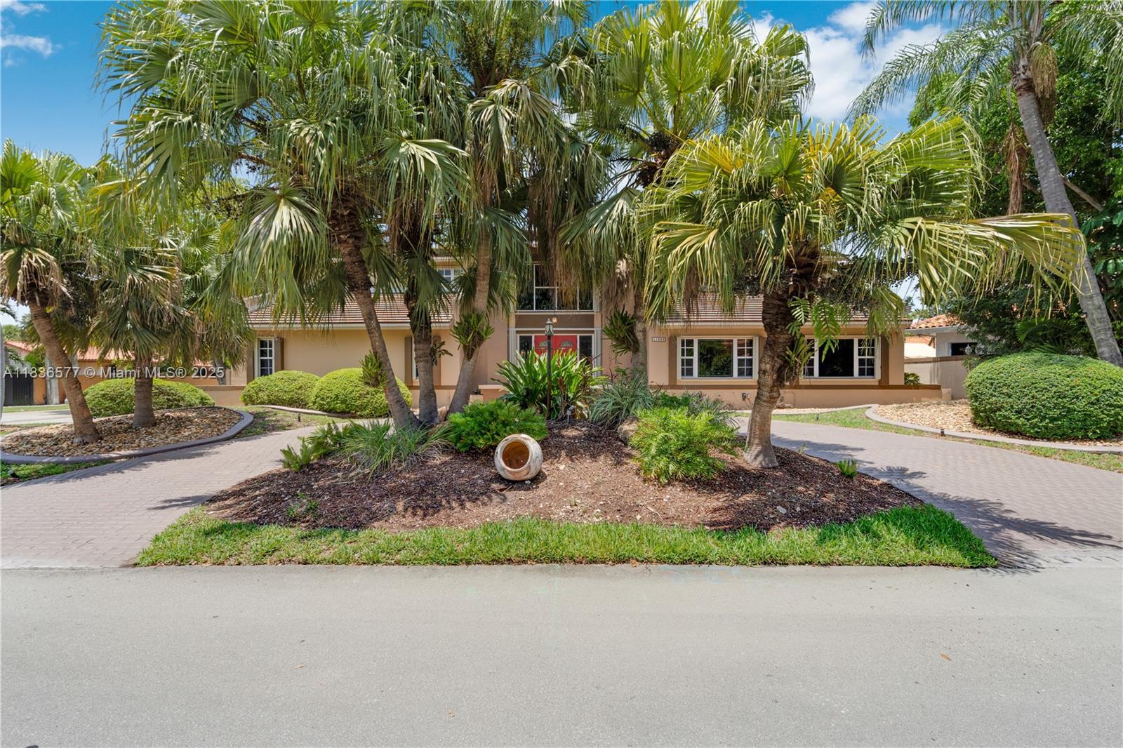 Property Photo: 11999 SW 92nd Ln FL 33186
