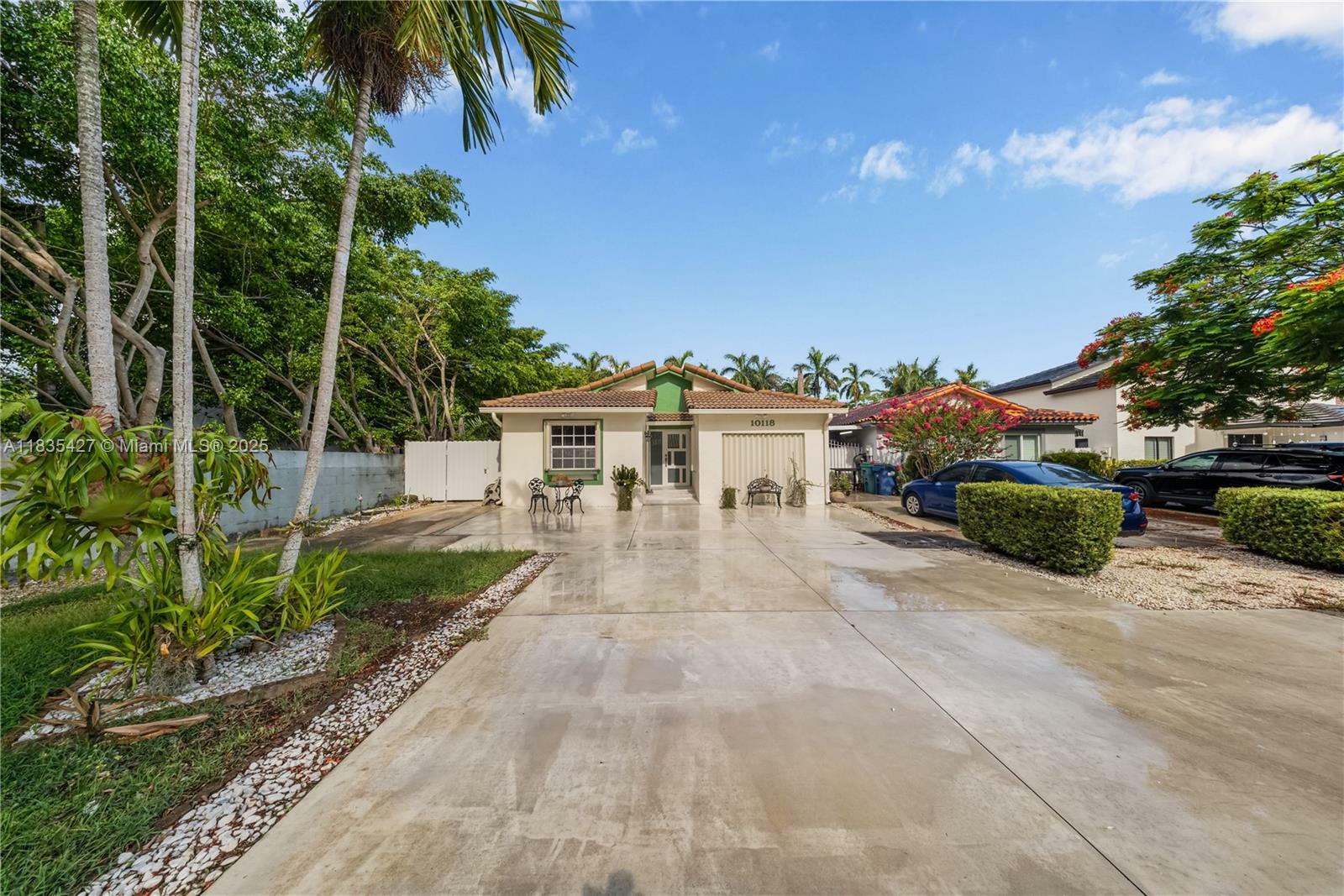 Property Photo: 10118 SW 146th Pl FL 33186