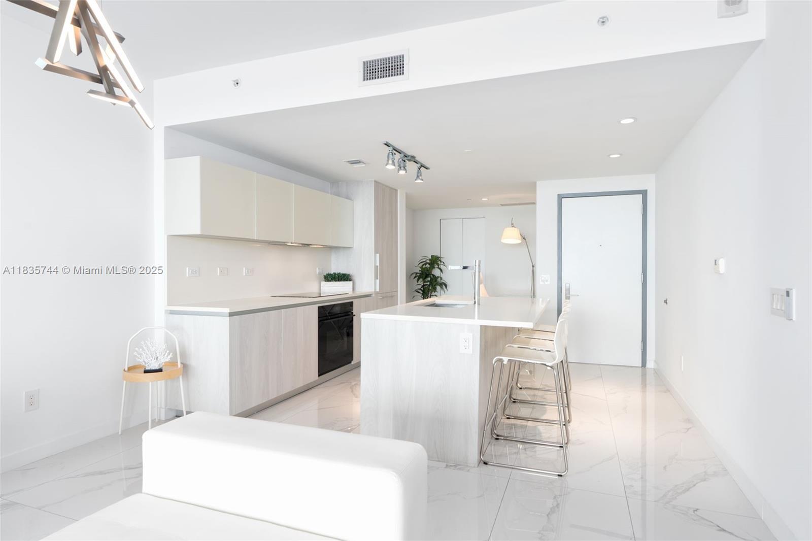 Property Photo: 3131 NE 7th Ave 1202 FL 33137