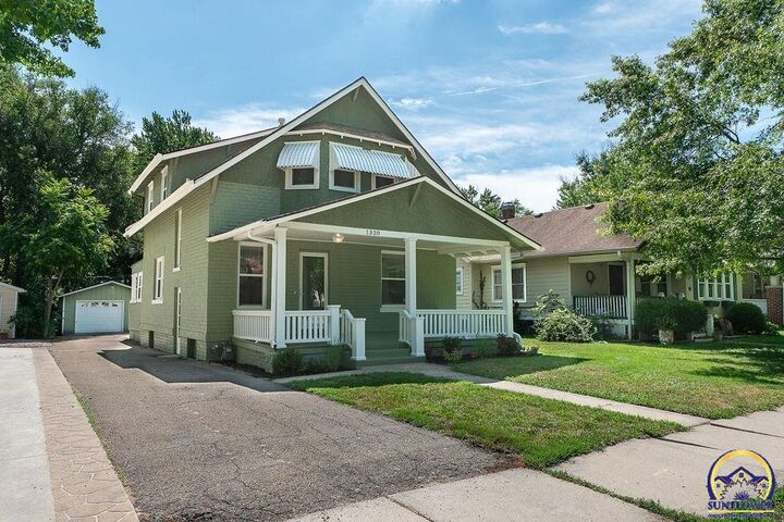 Property Photo:  1320 SW Macvicar Ave  KS 66604 