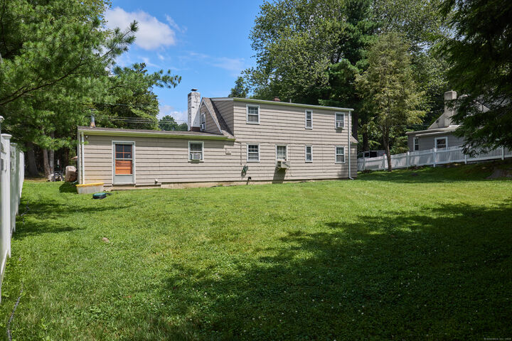 Property Photo: 4 Heather Hill CT 06880