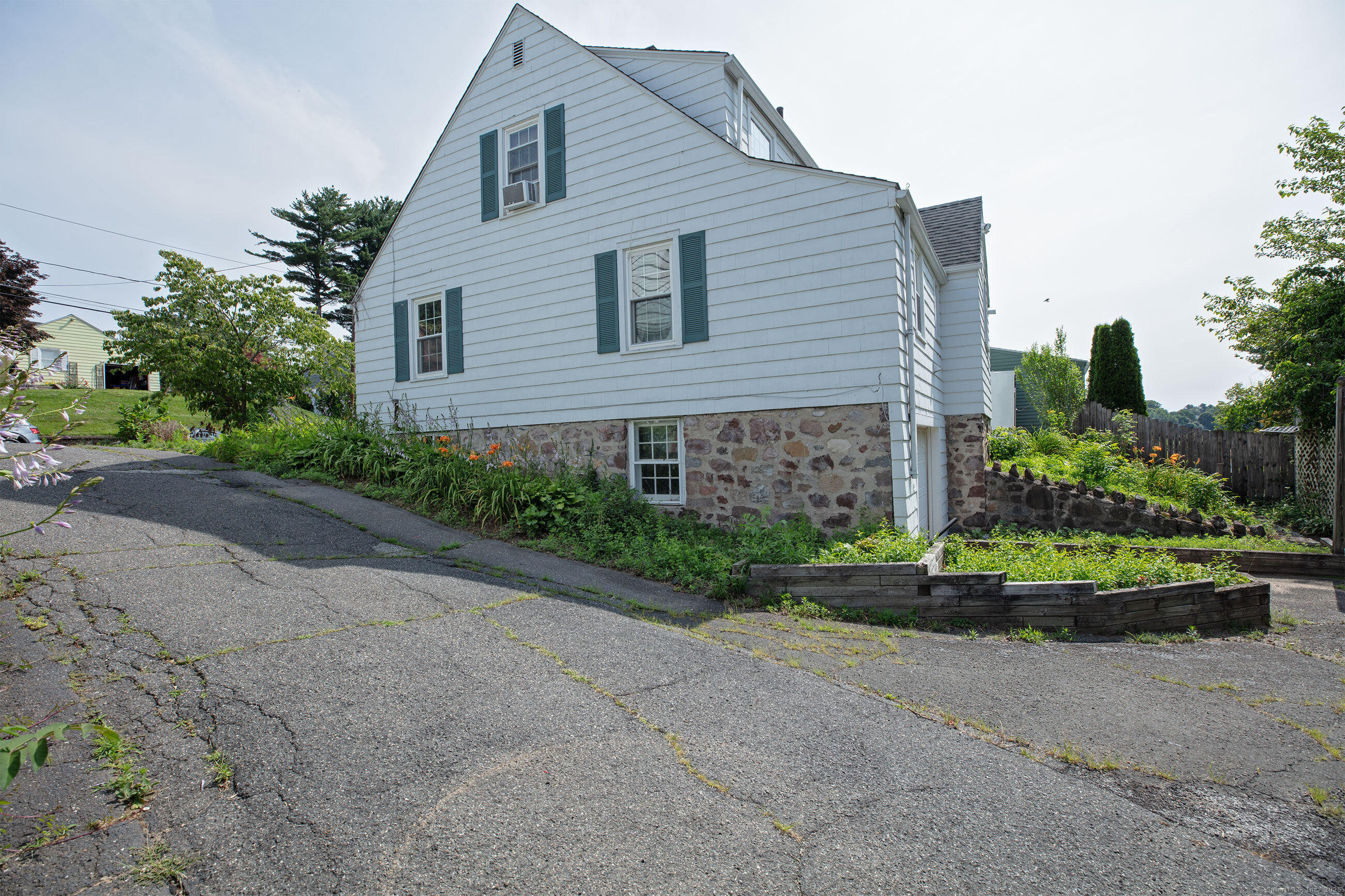 Property Photo: 53 Haviland Street CT 06010