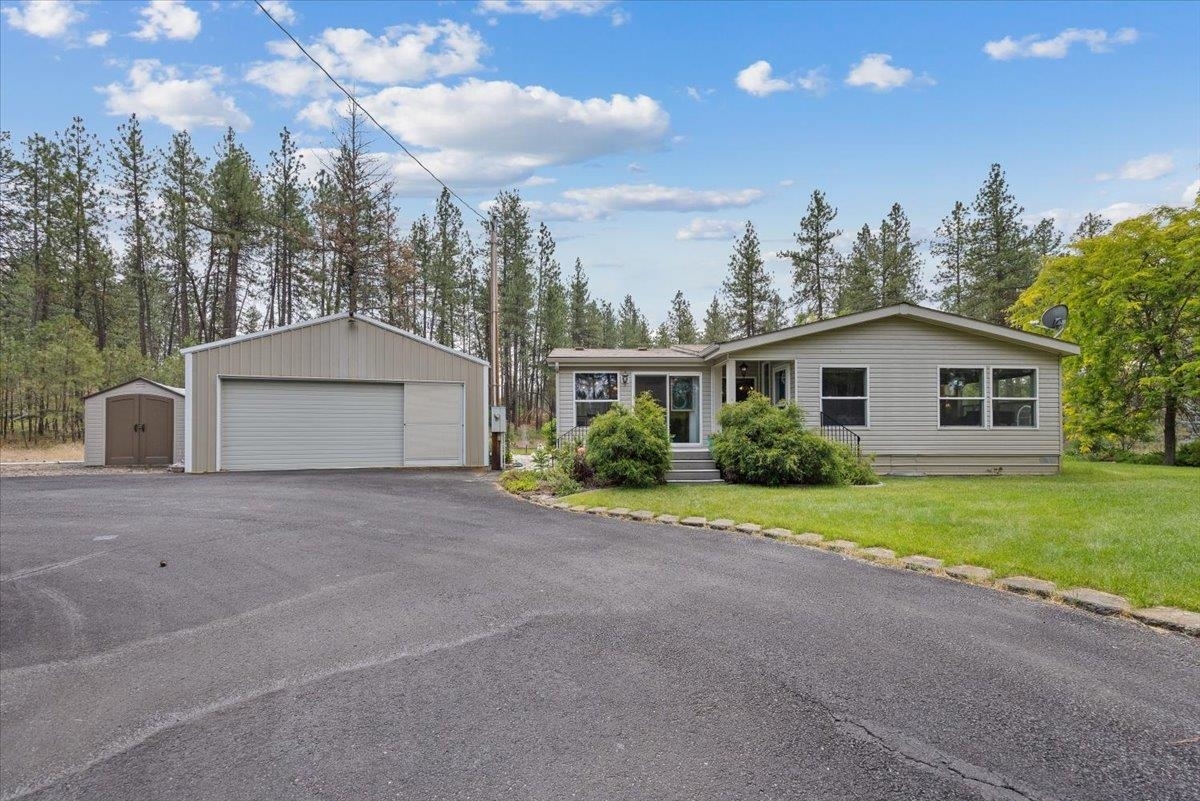 Property Photo:  17602 S Lois Dr  WA 99004 
