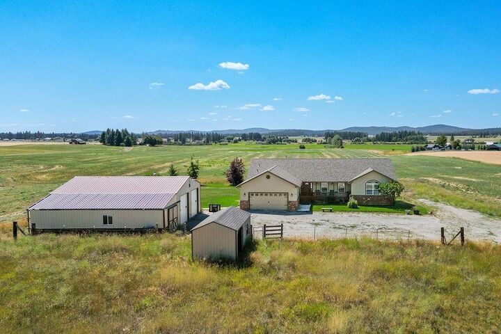 Property Photo: 8715 W Antler Rd WA 99006