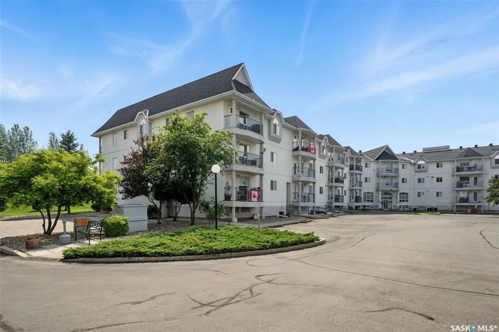 Property Photo: 934 Heritage View 212 SK S7H 5R9
