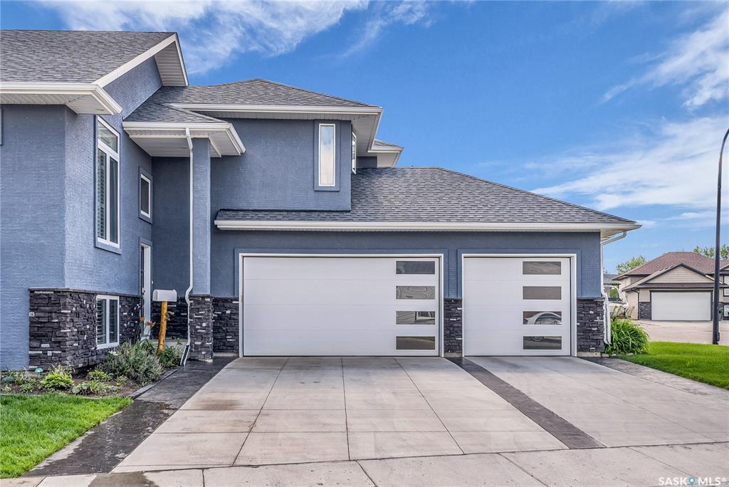 Property Photo: 203 Lehrer Place SK S7R 0L4