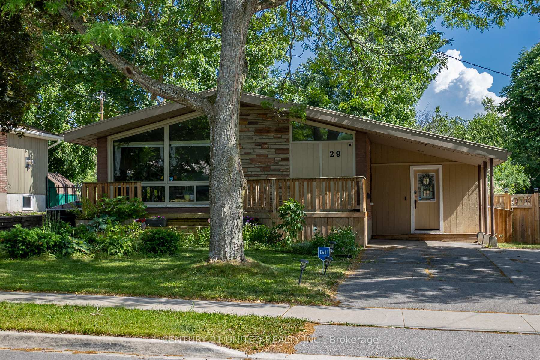 Property Photo: 29 Kawartha Drive ON K9V 1A6
