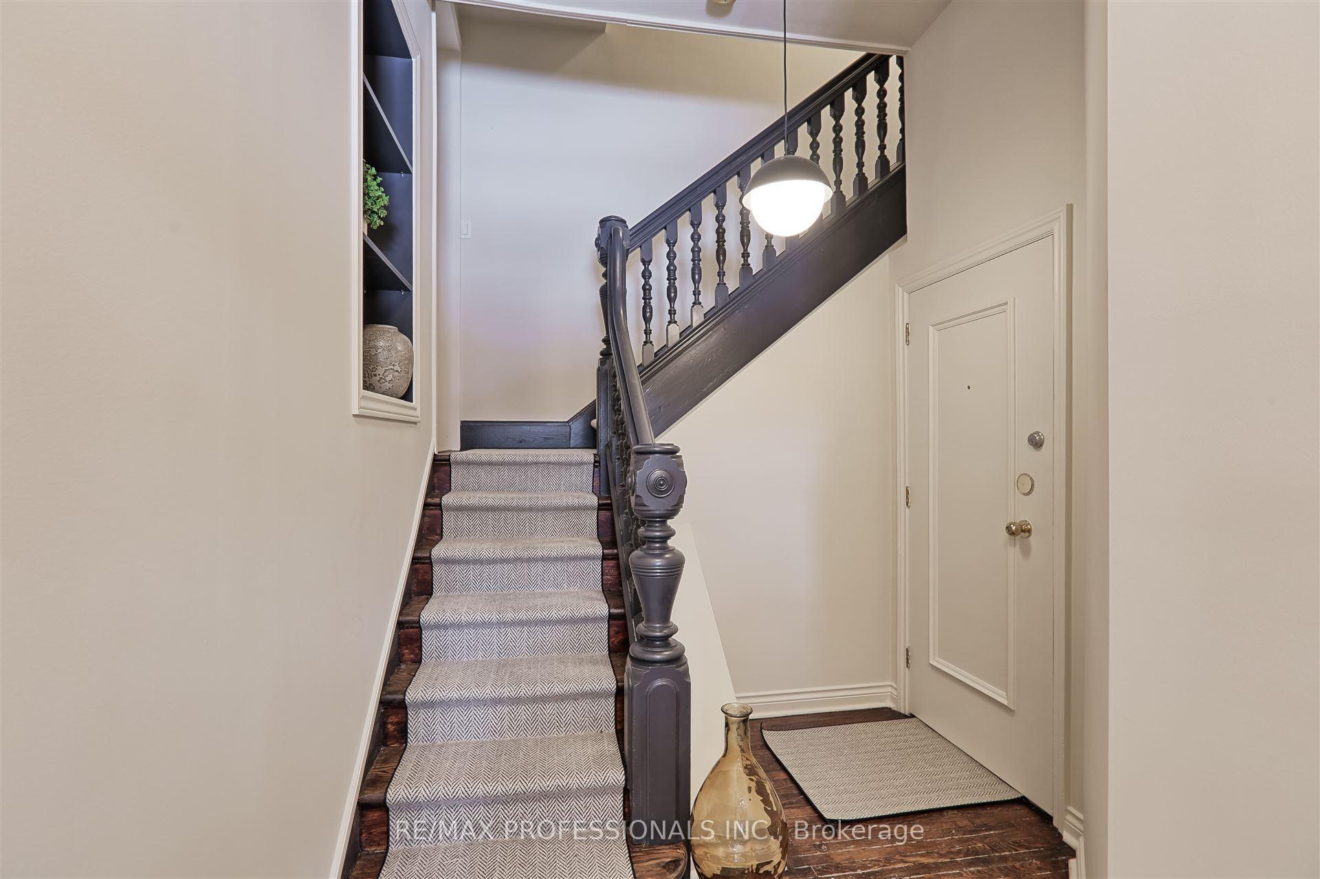 Property Photo: 90 Madison Avenue ON M5R 2S4
