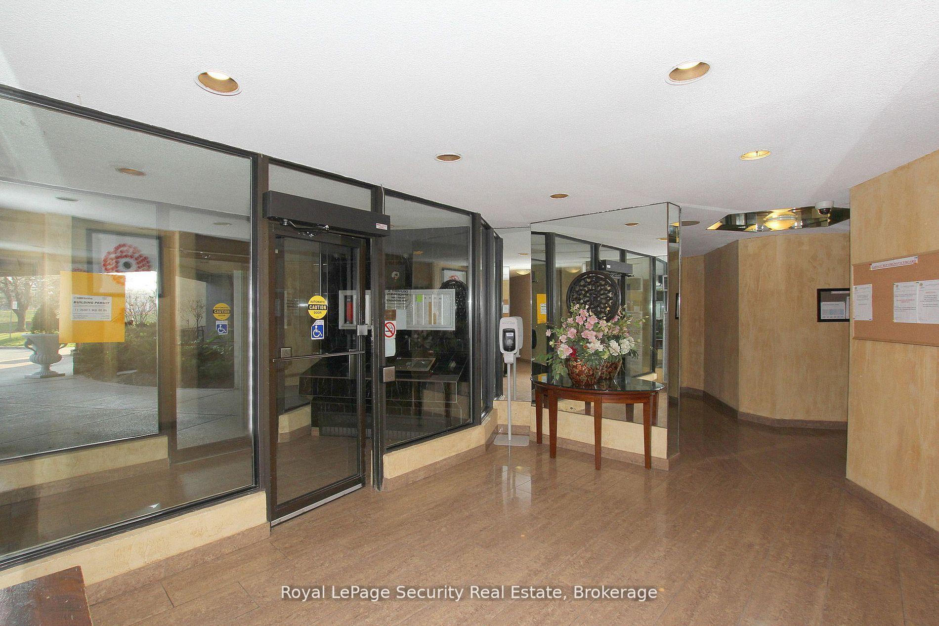 Property Photo:  10 Martha Eaton Way 2413  ON M6M 5B3 