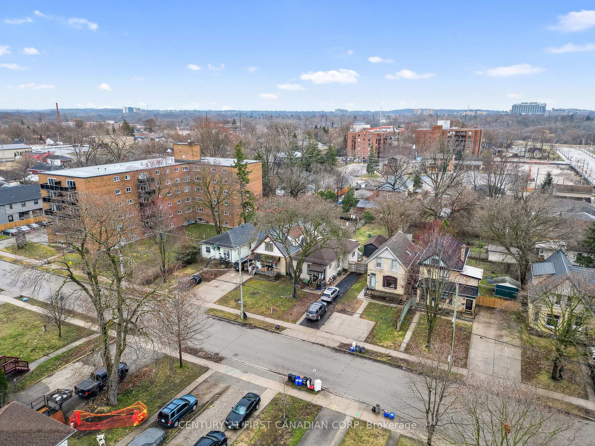 Photo de la propriété: 417 Grey Street ON N6B 1H1