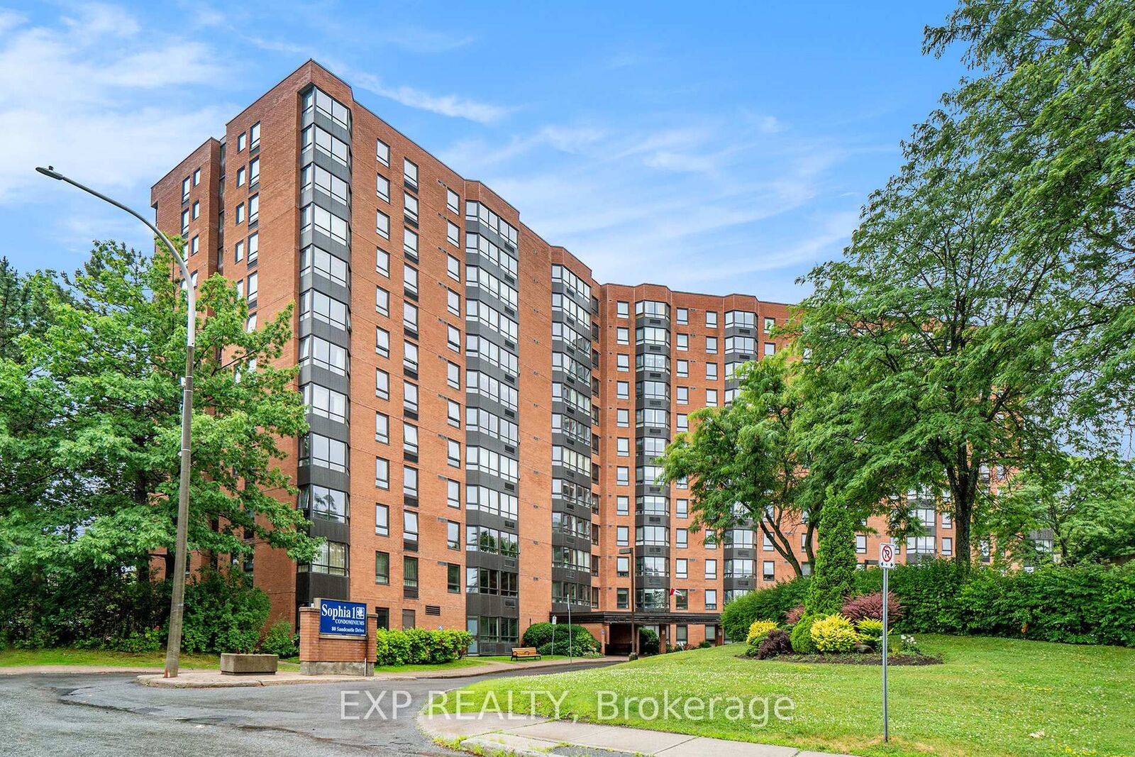 Photo de la propriété: 80 Sandcastle Drive 107 ON K2H 9E7
