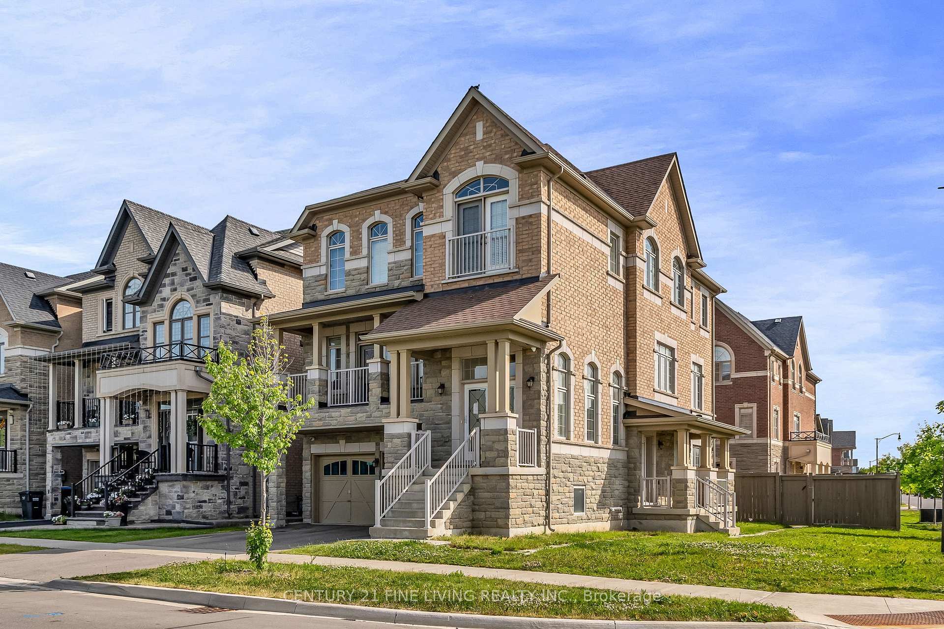 Photo de la propriété: 495 Queen Mary Drive ON L7A 4Y1