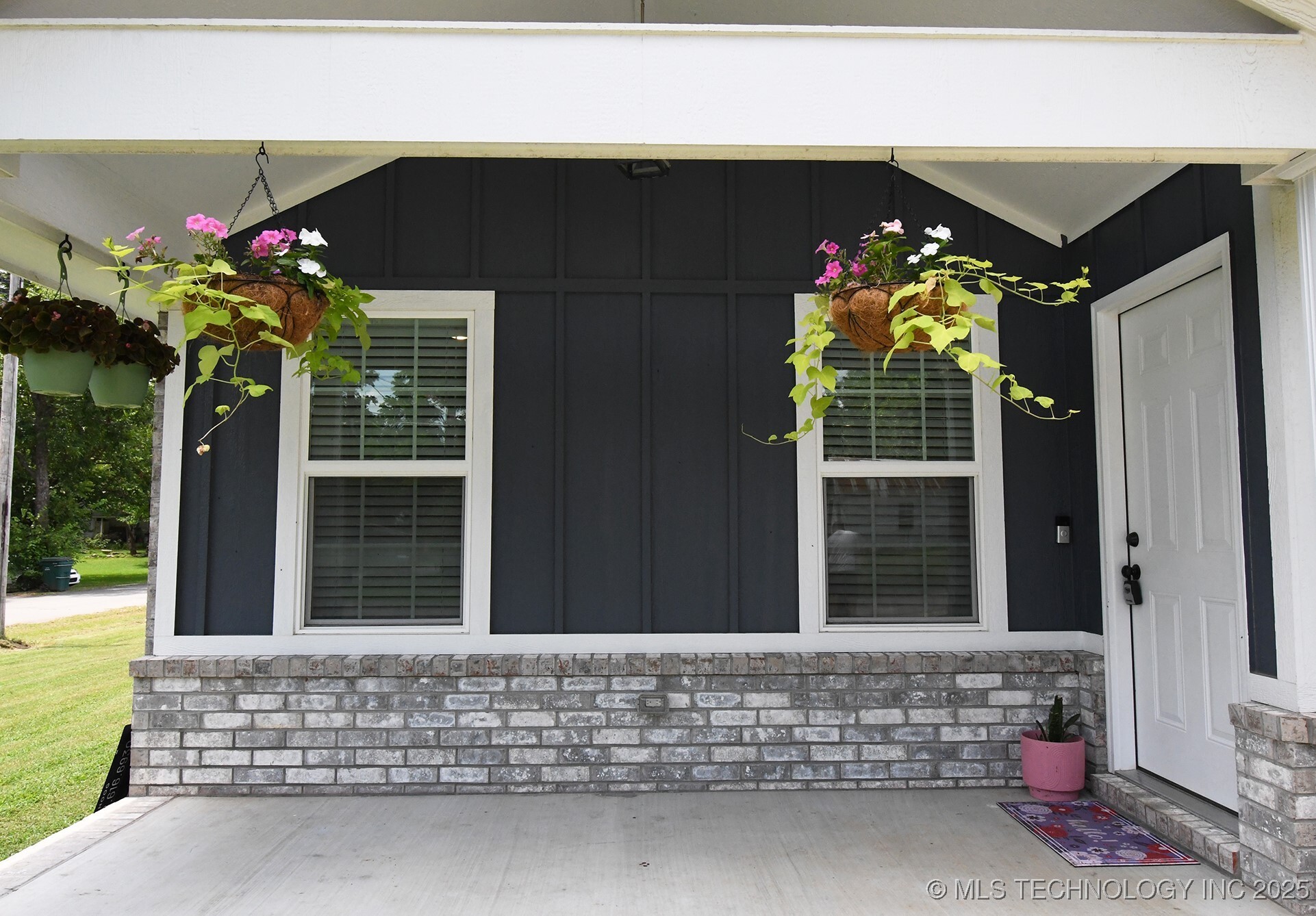 Property Photo:  401 N Ash Street  OK 74955 