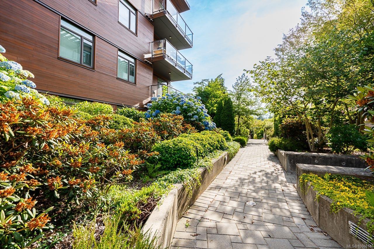 Property Photo:  3610 Richmond Rd 201  BC V8P 4R5 