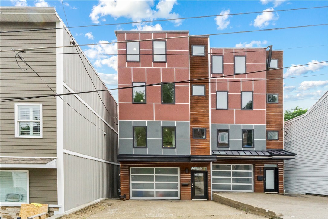 Property Photo: 2613 Stella St PA 15203