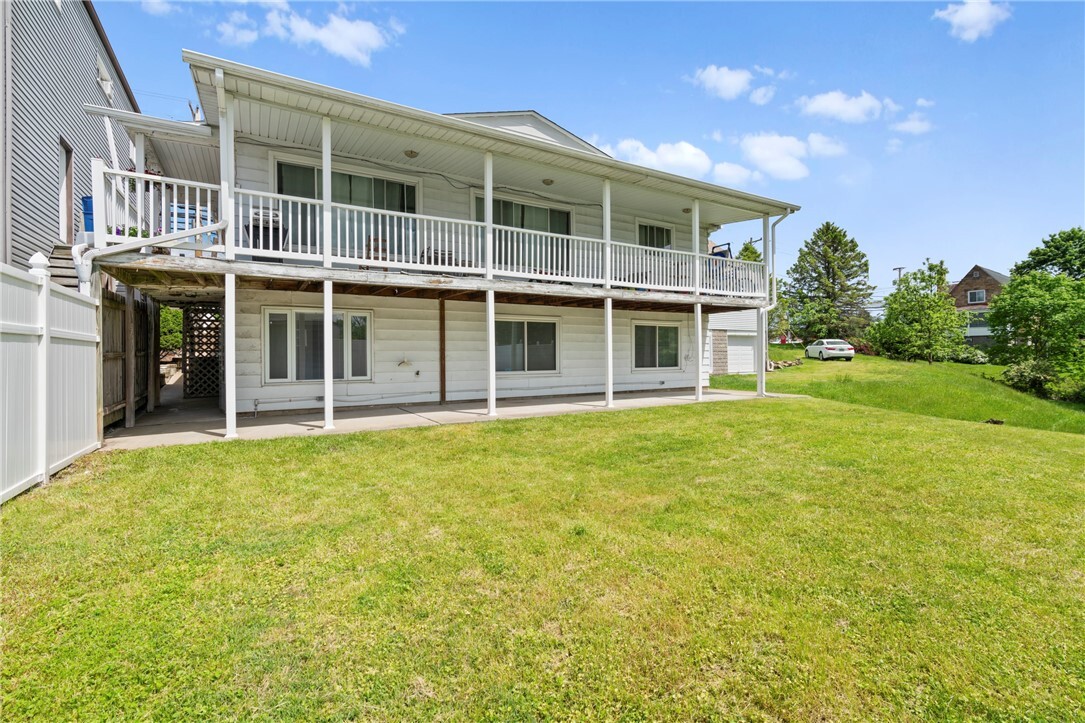 1807 Pine Hollow Rd  Kennedy Twp PA 15136 photo