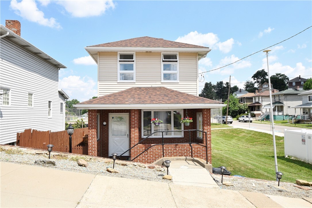 Property Photo: 404 Emerson PA 15120