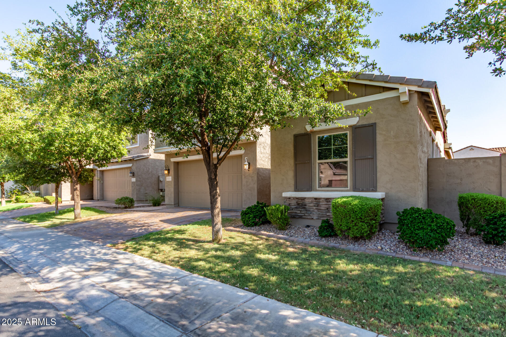 Property Photo: 985 W Zion Way AZ 85248
