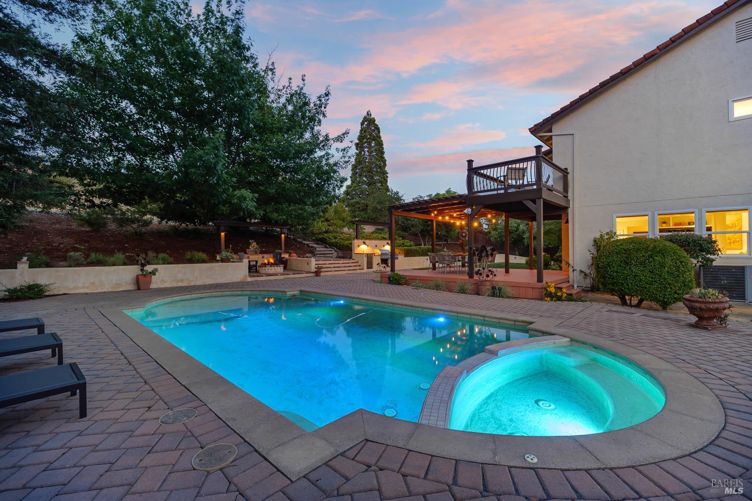 Property Photo:  405 Encinosa Court  CA 95492 