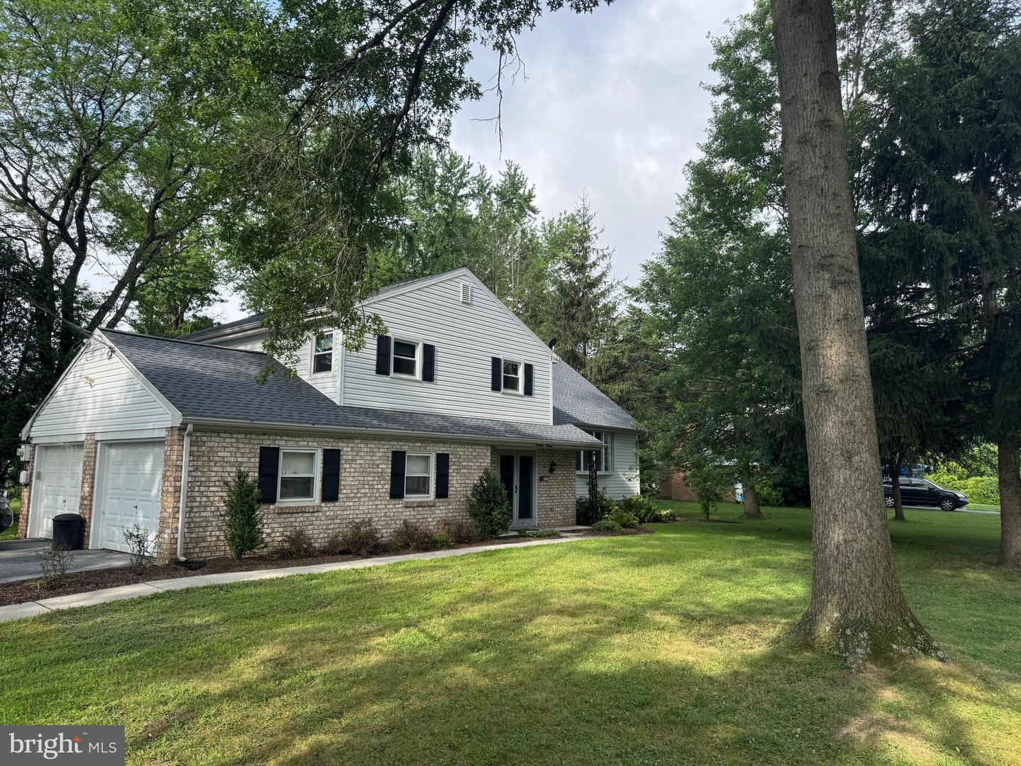 Property Photo: 1411 Montfort Drive PA 17110