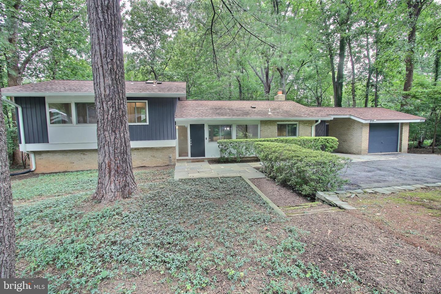 8322 Still Spring Court  Bethesda MD 20817 photo