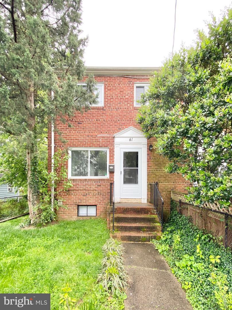 Property Photo: 41 E Windsor Avenue VA 22301
