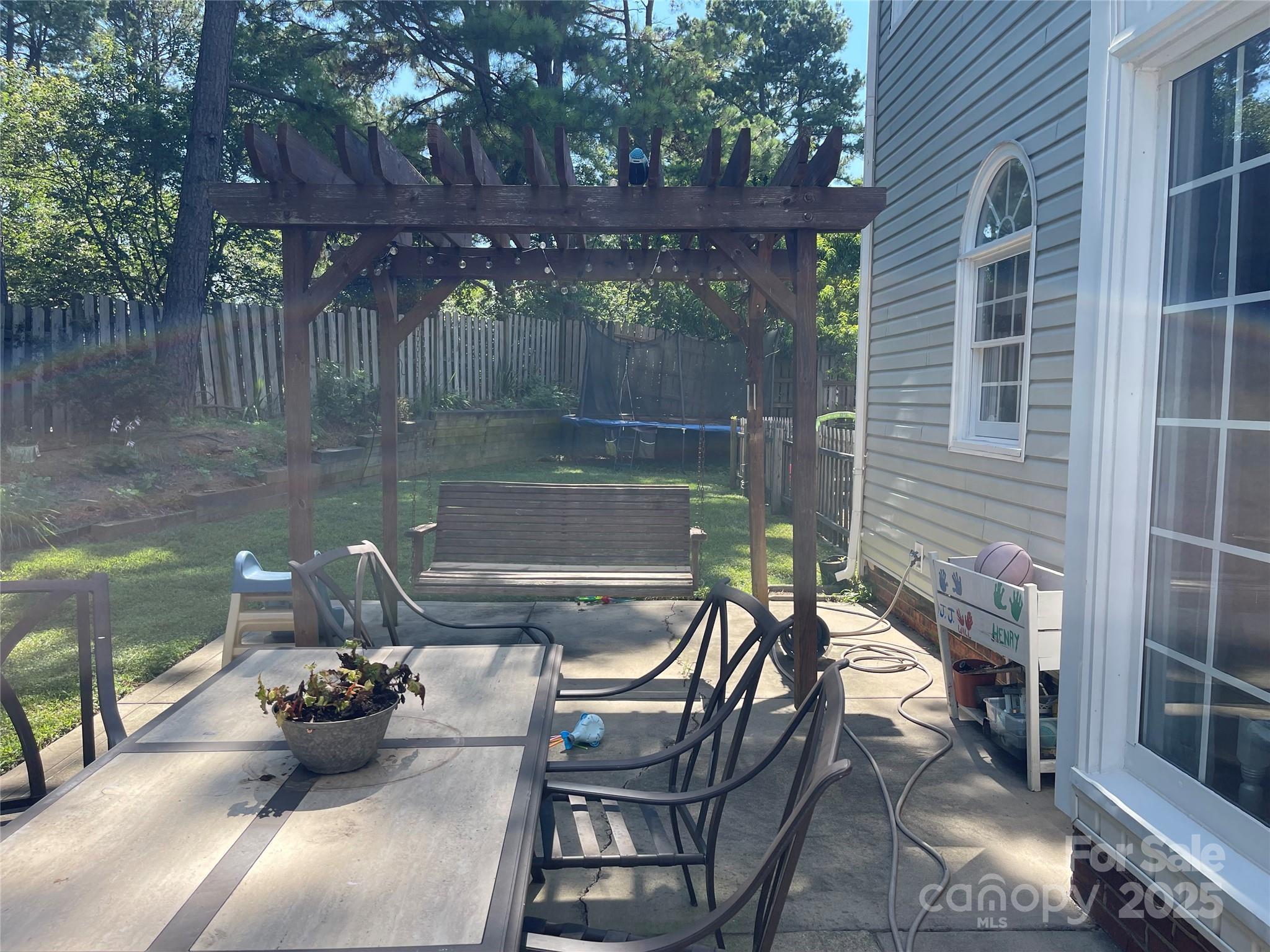 Property Photo: 1524 Candlewyck Court NC 28081